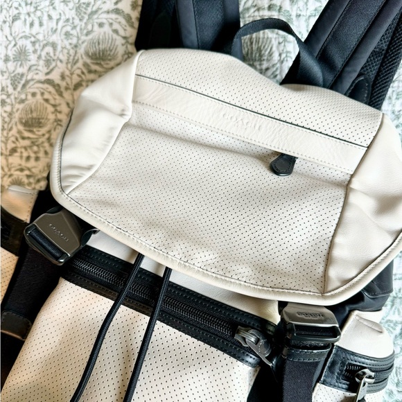 Coach Backpack Large Capacity - Picture 2 of 9